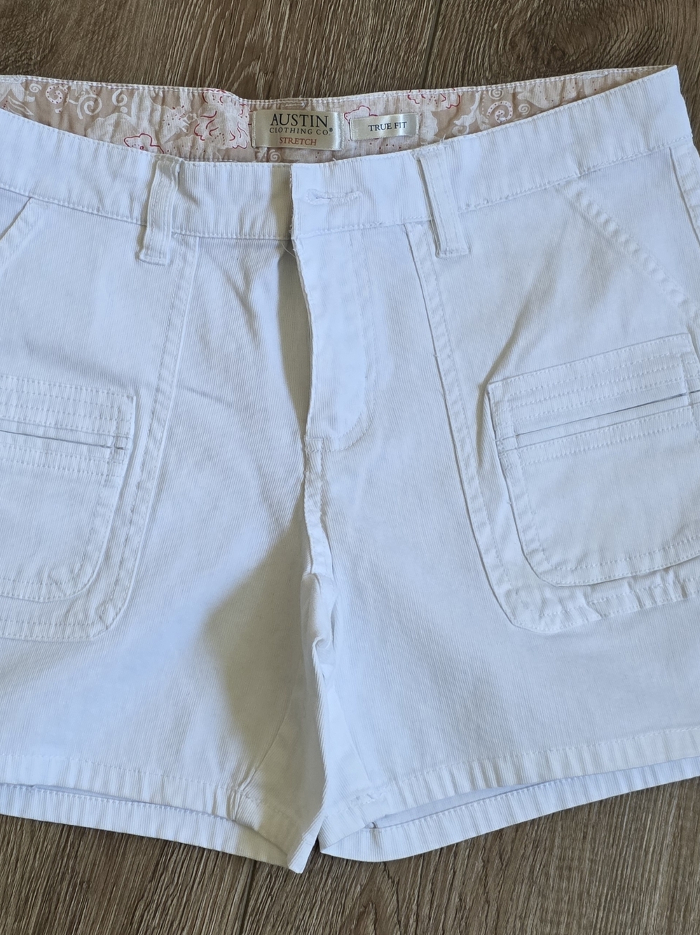 Austin Clothing Co. White Stretch Shorts with Beige Waistband Accents